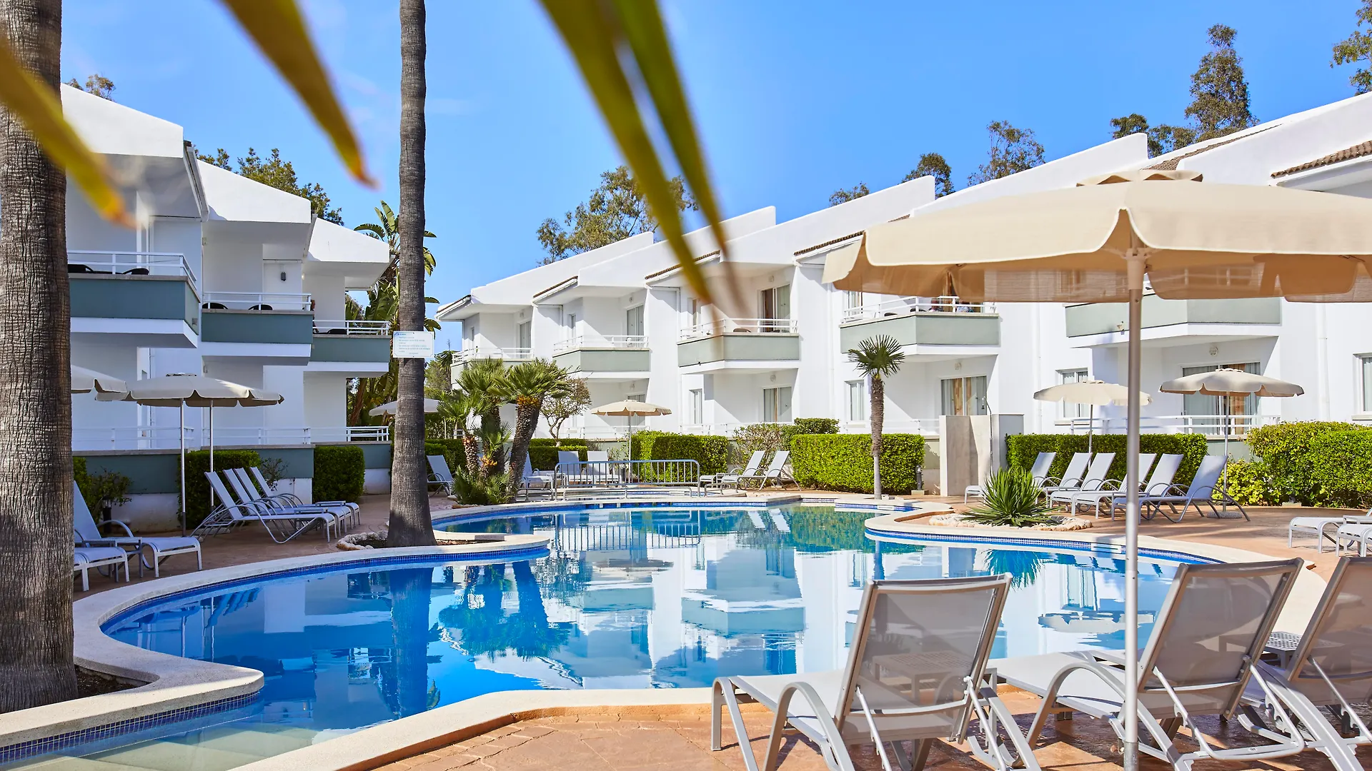 Universal Aparthotel Elisa Playa de Muro   Playa de Muro (Mallorca)