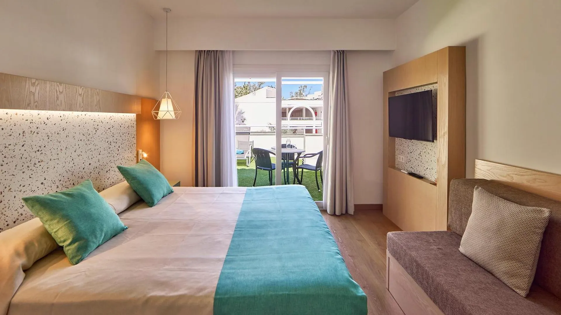 Universal Aparthotel Elisa Playa de Muro  Hiszpania