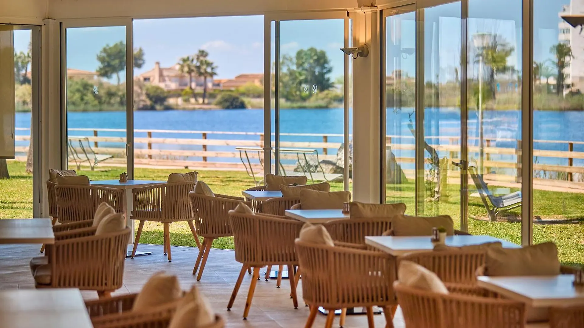 ****  Universal Aparthotel Elisa Playa de Muro  Hiszpania